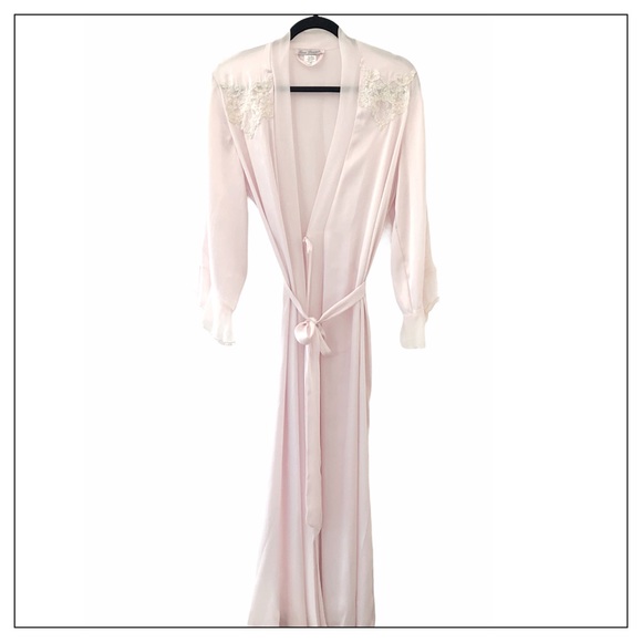 Linea Donatella Other - Vintage Linea Donatella Blush Pink Bridal Robe